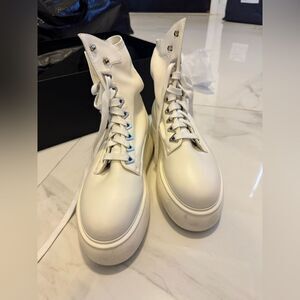 The Attico
Selene flatform ankle boots